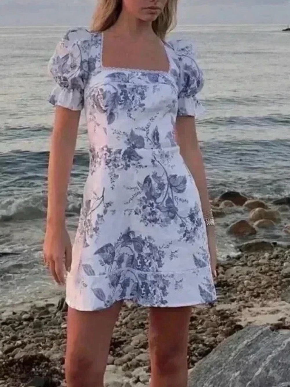 Reformation Evianna Blue and White Linen Dress Size 6 NWT - Picture 13 of 13